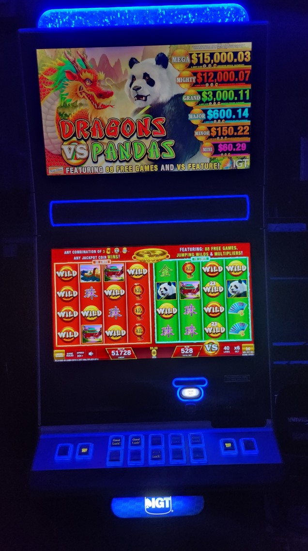 IGT Dragons VS Pandas Video Slot Machine