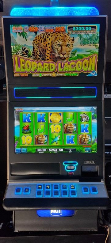 IGT Leopard Lagoon Video Slot Machine