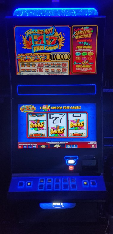 IGT Triple Red Hot 7's Free Games Video Slot Machine