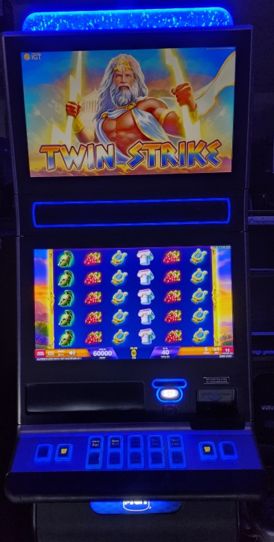 IGT Twin Strike Video Slot Machine